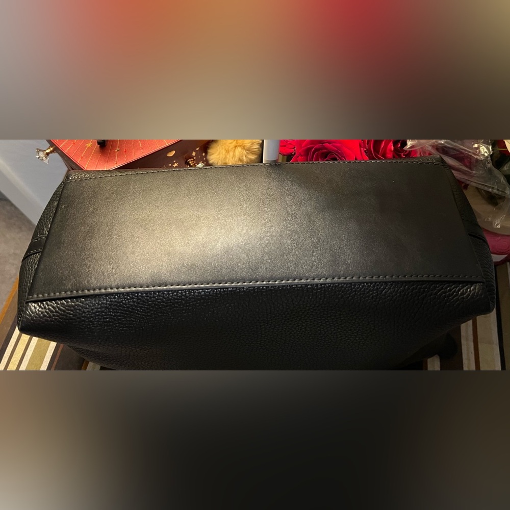 Michael Kors Black Leather Tote Bag - Picture 14 of 16